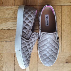 Like New Steve Madden ECENTRCQ Sneakers